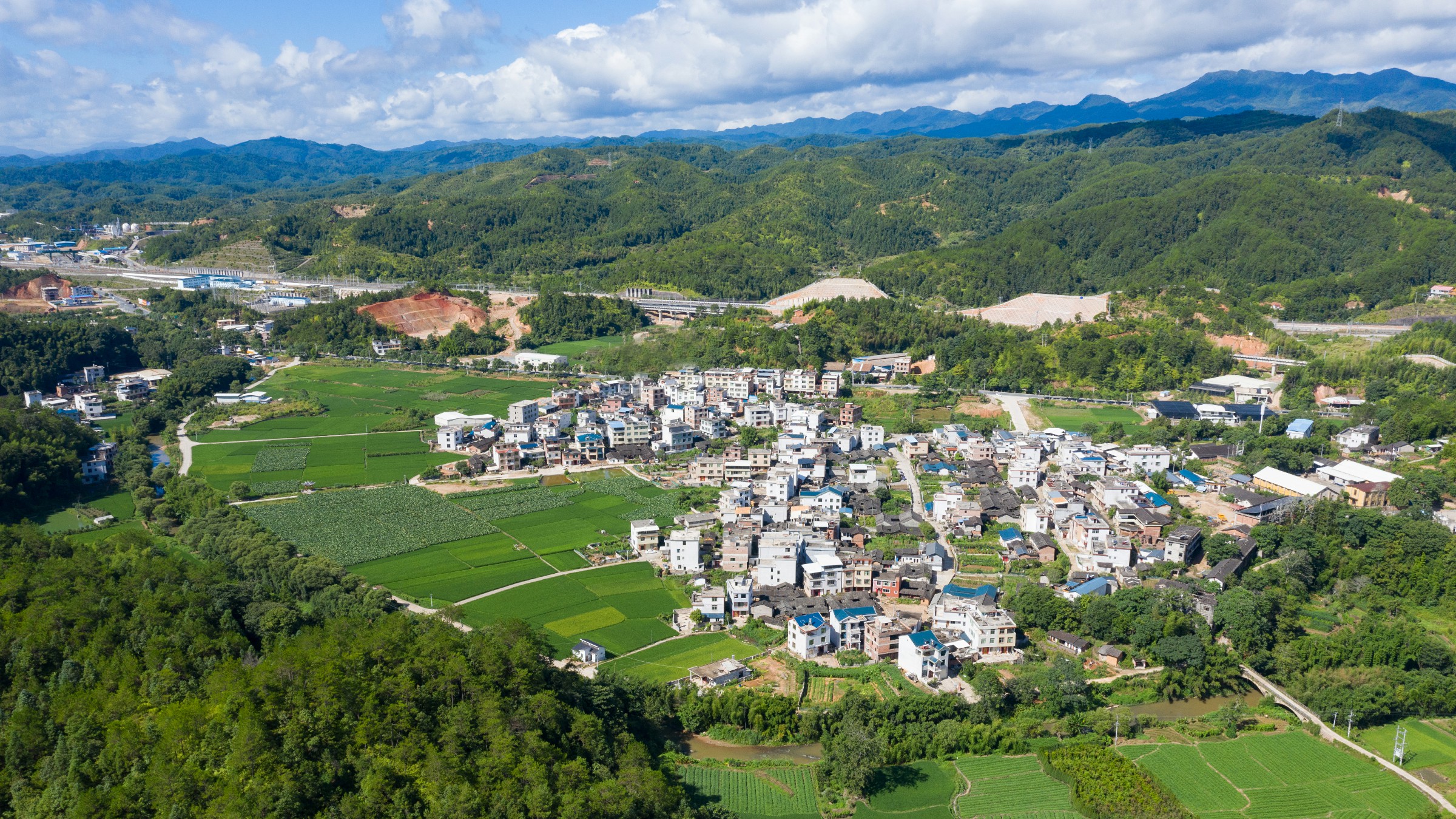 連城張家營:高效治理產業興 鄉風文明家園美