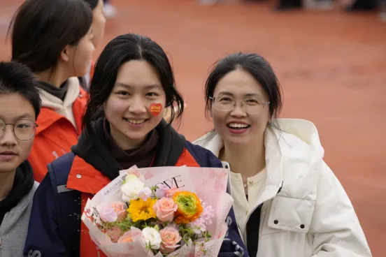 韶華初戰(zhàn)凌云志  青春正盛譜華章——成人禮宣傳報(bào)道稿 2025.3.16(3)9905.png