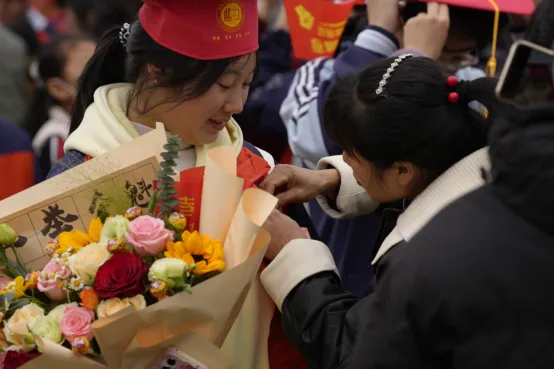 韶華初戰(zhàn)凌云志  青春正盛譜華章——成人禮宣傳報(bào)道稿 2025.3.16(3)8037.png