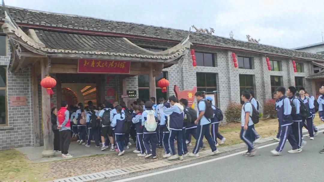 【冠豸山下是我家】連城二中師生走進塘前 開啟春日研學之旅