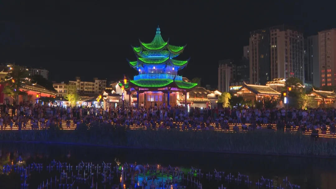 連城：高溫催熱夜經(jīng)濟(jì) 持續(xù)釋放新活力