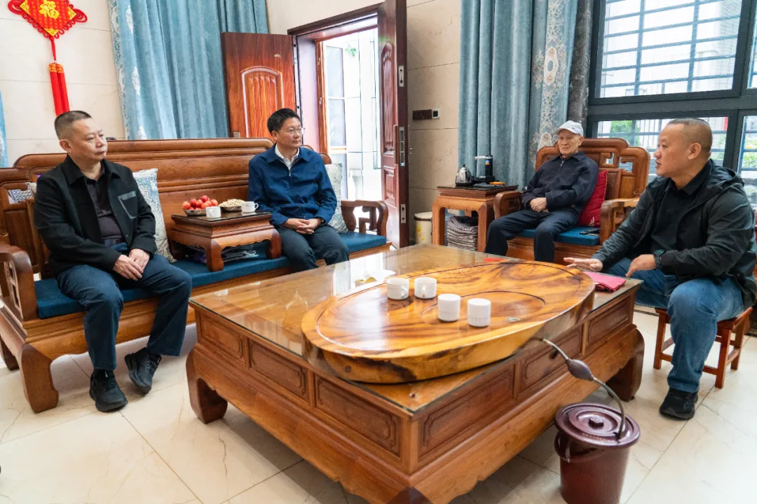 連城縣領導走訪慰問老干部