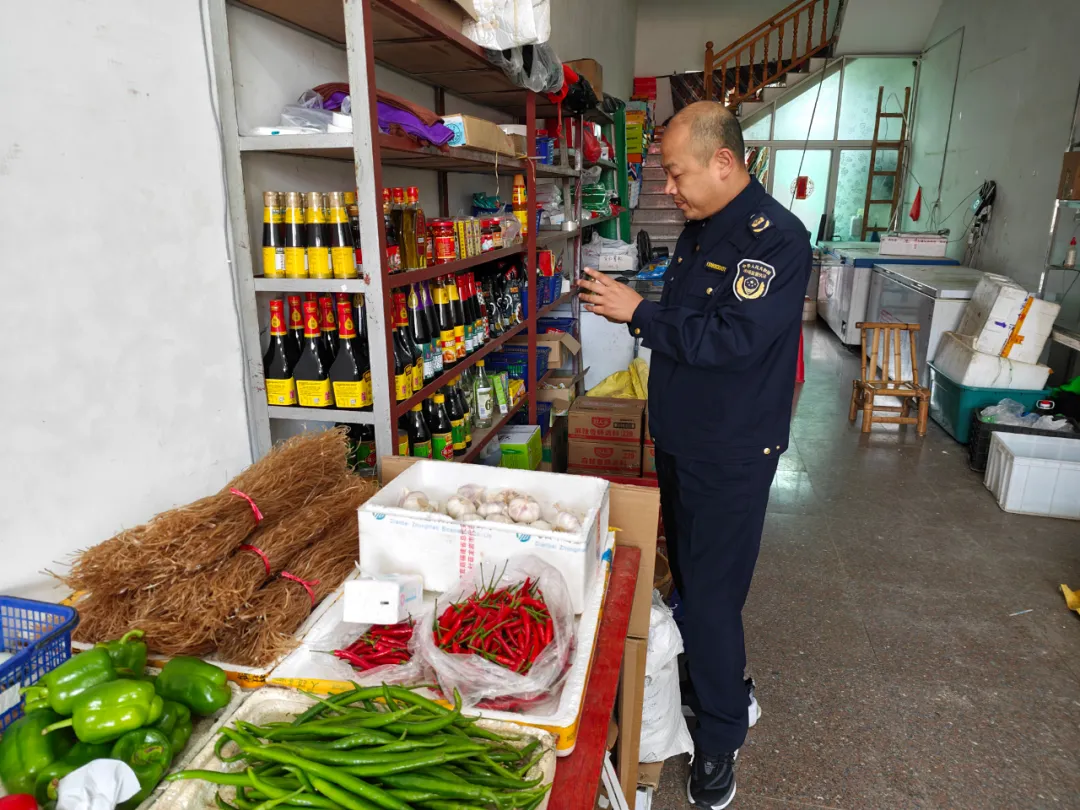 連城“利劍整治”出實招 織密農(nóng)村食品消費“安全網(wǎng)”